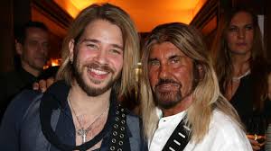 Tal ofarim (bruder von gil ofarim, der gerade bei der aktuellen staffel von the voice of germany dabei ist) performed den song. Gil Ofarim Ergreifender Post Von Bruder Tal Nach Tod Des Vaters Gala De