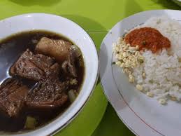 Warung rawon setan terletak di jalan embong malang nomor 78, genteng, surabaya, jawatimur. Yuk Cobain Kuliner Surabaya Rawon Setan Embong Malang