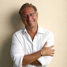 In the past, michael has also been known as michael s bonolis and mike bonolis. Paolo Bonolis Italia Home Facebook