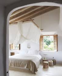 Le Ciel De Lit Pour Une Deco Romantique De La Chambre In 2020 Rustic Bedroom Design Rustic Bedroom Bedroom Decor Design