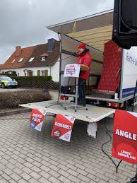 Schauen sie sich in der galerie die bei uns ausgestellten musterhäuser an und informieren sie sich zu den einzelnen häusern. Zweiter Erfolgreicher Warnstreik Bei Thales In Arnstadt Ig Metall Erfurt