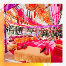 This new trend introduces the long feathery plumes of the pampas grass in all its golden and pink glory to the wedding decorations themes. 21 Indian Wedding Decoration Ideas For This Wedding Season Are Here