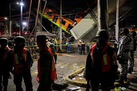 En tanto, un testigo de la tragedia contó en diálogo con la cadena local televisa que vio cómo la estructura se estaba cimbrando y que, después de un minuto cayó el metro y se empezó a levantar mucho polvo. 4niqem3xrdwxym