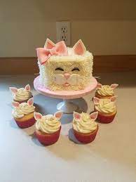 A Cute Buttercream Kitty Cake And Matching Cupcakes Baby Shower Cakes Girl Girl Cakes Birthday Baking