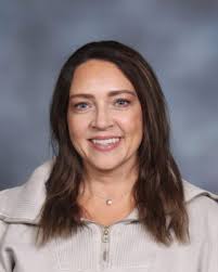 Lindy Watts's Instagram, Twitter & Facebook