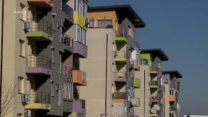 Ministerul finanțelor vrea să suplimenteze plafonul pentru prima casă, în contextul în care băncile aproape au epuizat guvernul a aprobat acordarea unui plafon de garanţii pentru prima casă în valoare de 2,5 miliarde de lei, sumă care ar trebui să fie suficientă pentru circa 30.000 de credite. Stiri Prima Casa Pagina 1 Din 3 Stirileprotv Ro