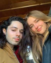 Aaron Easton (@aaron._.easton) • Instagram photos and videos