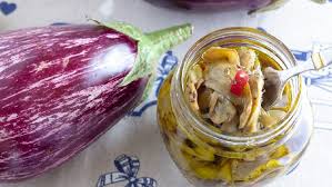 La foto è naturalmente d'archivio! Melanzane Sott Olio Fatte In Casa Per Un Risultato Perfetto Quella Lucina Nella Cucina