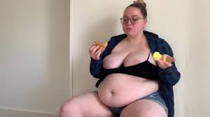 Big fat slob is smelly - ThisVid.com