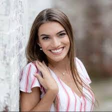 Michelle Lebel's Instagram, Twitter & Facebook