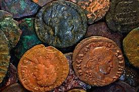 Banca nationala a romaniei (bnr) va preschimba, incepand din 3 ianuarie, pe termen nelimitat, bancnotele imprimate pe suport de polimer si monedele metalice din vechea emisiune monetara, se arata. Israel Mai MulÅ£i AdolescenÅ£i Au Descoperit Monede Vechi De 1 100 De Ani 25 08 2020 Bursa Ro