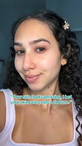 Bethany's cardinal skincare rule? “ALWAYS remove your makeup before going  to bed.” You can't see it, but we're nodding along with her! 🙌 Thank you  for the photo and sound advice, @mama_monday_motivations