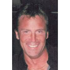 Aaron Ashton's Instagram, Twitter & Facebook