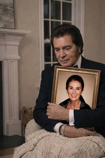 He is Engelbert Humperdinck to the world. But to him, his wife was everything.** ▶️Click to play full Video! http://mp4music.store/epgelbert-humperdicks-final-love-the-story-behind-the-voice/ To millions, Engelbert Humperdinck is a timeless voice — a ...
