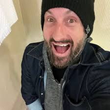 Chad Brewer (@chadlovesjesus)