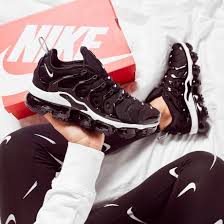 Air Max Vapormax Plus Black And White Limited Stock Nike Vapormax Plus Black White Idr 630 000 Im Premium In 2020 White Nike Shoes New Nike Shoes Black And White Trainers