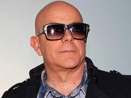 Pedro abrunhosa escolheu desde sempre o caminho mais difícil. Pedro Abrunhosa Chora A Morte Do Pai Bondade Que Marcara A Minha Vida Ate Ao Fim