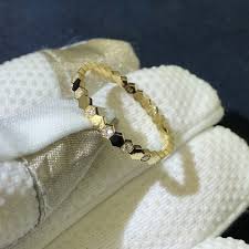 Chaumet「bee my love」 18k白金丹泉石雞尾酒戒，141萬5000元。 （chaumet提供） 蘇貞昌酸kmt美牛「原來上次是用換的」 游淑慧16字完爆 Chaumet Bee My Love Ring