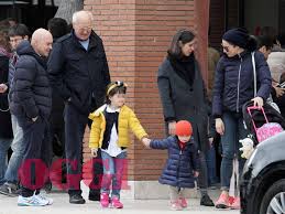 She has been married to luca zingaretti since may 23, 2012. Montalbano Campione Di Ascolti E Di Coccole Luca Zingaretti Non E Solo Il Commissario Che Piace A Tutta Italia Guardatelo Con Le Figlie Emma E Bianca