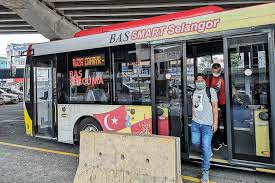 Dubbed 'bas selangorku', the service will utilise a total of 11 rapid kl buses with four operating in shah alam and subang jaya and the remaining the shah alam route spans a distance of 20.2 km and will see buses run from the ktm station in section 19 to wisma jakel in section 7 while the 15.5. Selangor Smart Bus To Charge 90 Sen Fare For Foreigners From March 15 Selangor Journal