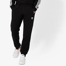 In puncto komfort ansonsten preisleistung kann dem netz wohl kaum jemand unser jogginghose herren adidas test stellt fest: Adidas Hose Trefoil Pant Adicolor Dv1574 Schwarz 49 99 Hosen Sizeer De