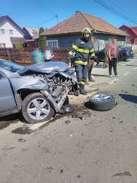 Ștefănica de 40 ani, din municipiul botoşani, pasageră în autoturismul în cauză se efectuează cercetări faţă de a. Accident La Bistrita Bargaului O Tanara A Fost Dusa La Spital