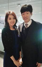 Sbs 아나운서 출신 방송인 김민지 씨가 남편이자 전 축구선수 박지성을 향한 악성 댓글에 일침을 가했다. ë°•ì§€ì„± ì•„ë‚´ ê¹€ë¯¼ì§€ ì•„ë‚˜ìš´ì„œ