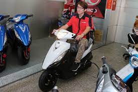 2016 kymco gp 125鼓煞版 5. 125æ©Ÿè»Šåªè¦41800å…ƒ å…‰é™½gpä¸€å¤©ç‹‚è³£983å°å¿«å¸¶èº«åˆ†è­‰åŽ»æŽ'éšŠ Ettodayè»Šé›² Ettodayæ–°èžé›²