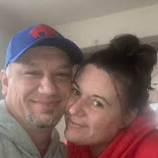 Can anyone identify the man breaking into cars in Holly Street?