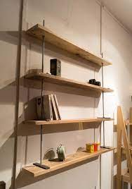 Eux oui un salon de jardin une table basse une etagere un lit sur homelisty vous pouvez decouvrir des centaines didees pour fabriquer du mobilier pas cher avec du bois de palettes. Etagere En Palette 19 Idees Originales A Copier