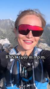 Rysy zdobyte -07.08.2025, 🏔️2499 m n.p.m. (najwyższy punkt Polski),  ↗️Wejście od strony słowackiej, z Popradzkiego Stawu (Popradské Pleso), Z  dumą pomogłam wnosząc do chatki pod rysami- 3 butelki 1,5 ...