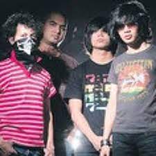 Listen to jika sempat by hujan on top charts. Hujan Jika Sempat By Azamrahman