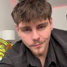 I feel like Forza should bring back car meets like they had in fh3. I feel  like it would add a lot of value to the game especially with the racing.  What's