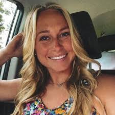 Amber Giddens's Instagram, Twitter & Facebook