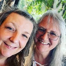 Katy Landrum's Instagram, Twitter & Facebook