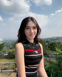 Kedekatan rizky billar dan lesti kejora seolah memunculkan kembali kenangan akan syahra larez. 5 Fakta Syahra Larez Mantan Kekasih Rizky Billar Yang Jarang Tersorot Kumparan Com
