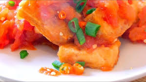 Fried Tofu in Tomato Sauce