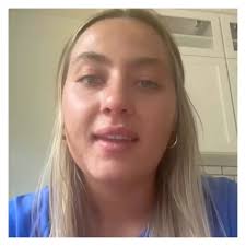 Hailey, our lovely client, was awarded the grand prize in the « Dear Acne »  campaign by Face Reality for her touching and inspiring video. In her  heartfelt message, she opens up about her struggles ...