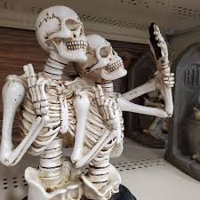 Michaels Stores Are Selling Ashland Selfie Skeletons This Fall Decoration Features Two Skeletons Fun Halloween Decor Diy Halloween Decorations Halloween Cans