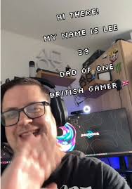 Well hello there 👋 Leave a comment introducing yourself.  #ohhinicetomeetyou #hinicetomeetyou #sayhi #hellothere #gamer #fyp #gaming  #lookingforfriends