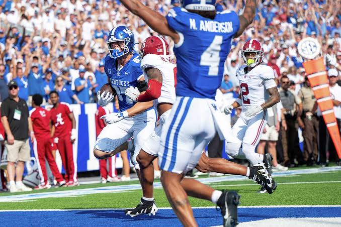 No. 12 Alabama overcomes halftime deficit to beat Kentucky 45-17