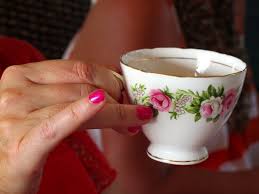Same with holding a cup/bottle. Pinky Up Or Not Is There A Correct Way To Hold A Teacup Vahdam Usa