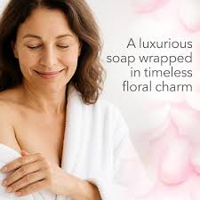 Amazon.com : Maja, Classic Soap Perfumed Soap Round and Luxurious Round  Soap to Clean and Moisturize your skin Leaves Skin Beautifully Scented and  Soft 3Pack of 3.5 Oz Bar Soaps, Rose, 3