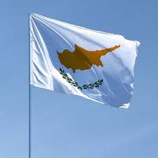 The national flag of cyprus came into use on 16 august 1960, under the zurich and london agreements, whereby a constitution was drafted and cyprus was proclaimed an independent state. Flag Respubliki Kipra Kupit I Zakazat Flagi In Ua