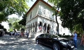 Stiri si informatii de ultima ora din sport, interviuri si comentarii la cald din fotbalul de pretutindeni. Gigi Becali Se Si Vede Mucenic Cu Automobil SfinÈ›it