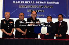 Permohonan adalah dipelawa daripada warganegara malaysia yang berumur tidak kurang daripada 18 tahun ke atas pada tarikh tutup iklan jawatan dan berkelayakan bagi mengisi kekosongan jawatan di lembaga kemajuan ikan malaysia sebagaimana berikut Lkim Sarawak Staff Pledge To Stay Corruption Free Borneo Post Online