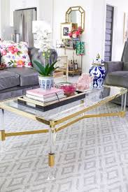 Real flowers make the most stunning centerpieces! 5 Chic Glam Coffee Table Decor Ideas Monica Wants It