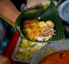 Timlo legendaris yang terkenal di kalangan penggemar kuliner adalah timlo sastro di kota solo. Kota Surakarta