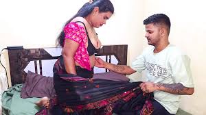 Indian Desi Bhabhi Fucked in Saree: Blowjob Porn