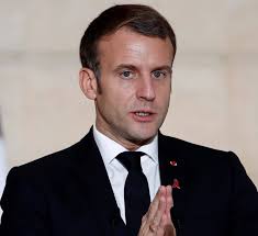 Emmanuel macron a pris la parole mercredi 31 mars, usant d'un ton solennel dans un discours mis à jour le 1er avril 2021 à 11h49 le chef de l'etat s'est donc résolu à instaurer une nouvelle chappe de interview de macron le 2 février. Emmanuel Macron Sur Les Reseaux Sociaux Pour Toucher La Jeunesse